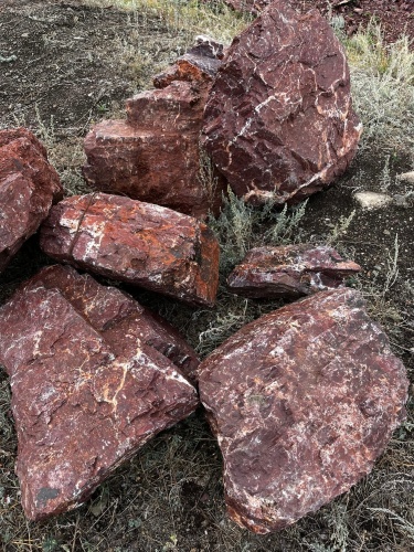 Камни для ландшафтного дизайна красно-фиолетовые 10-60 килограмм купить в Ревде