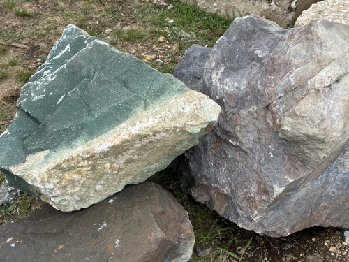 Камни для ландшафтного дизайна зелёные 10-60 килограмм купить в Ревде