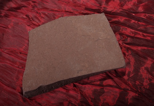 Плитняк лемезит бордовый для цоколя 1,5-2 см купить в Ревде