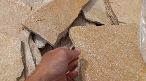 Плитняк златолит жёлтый золотистый для отмостки купить в Ревде