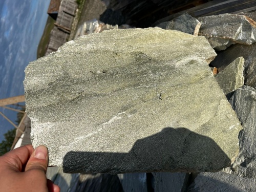 Плитняк златолит зелёный для цоколя, отмостки купить в Ревде