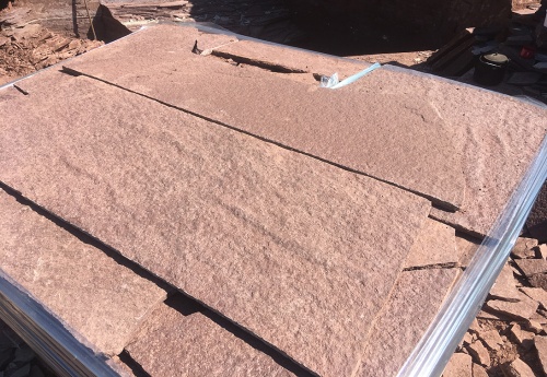 Плитняк лемезит бордовый для цоколя 1,5-2 см купить в Ревде