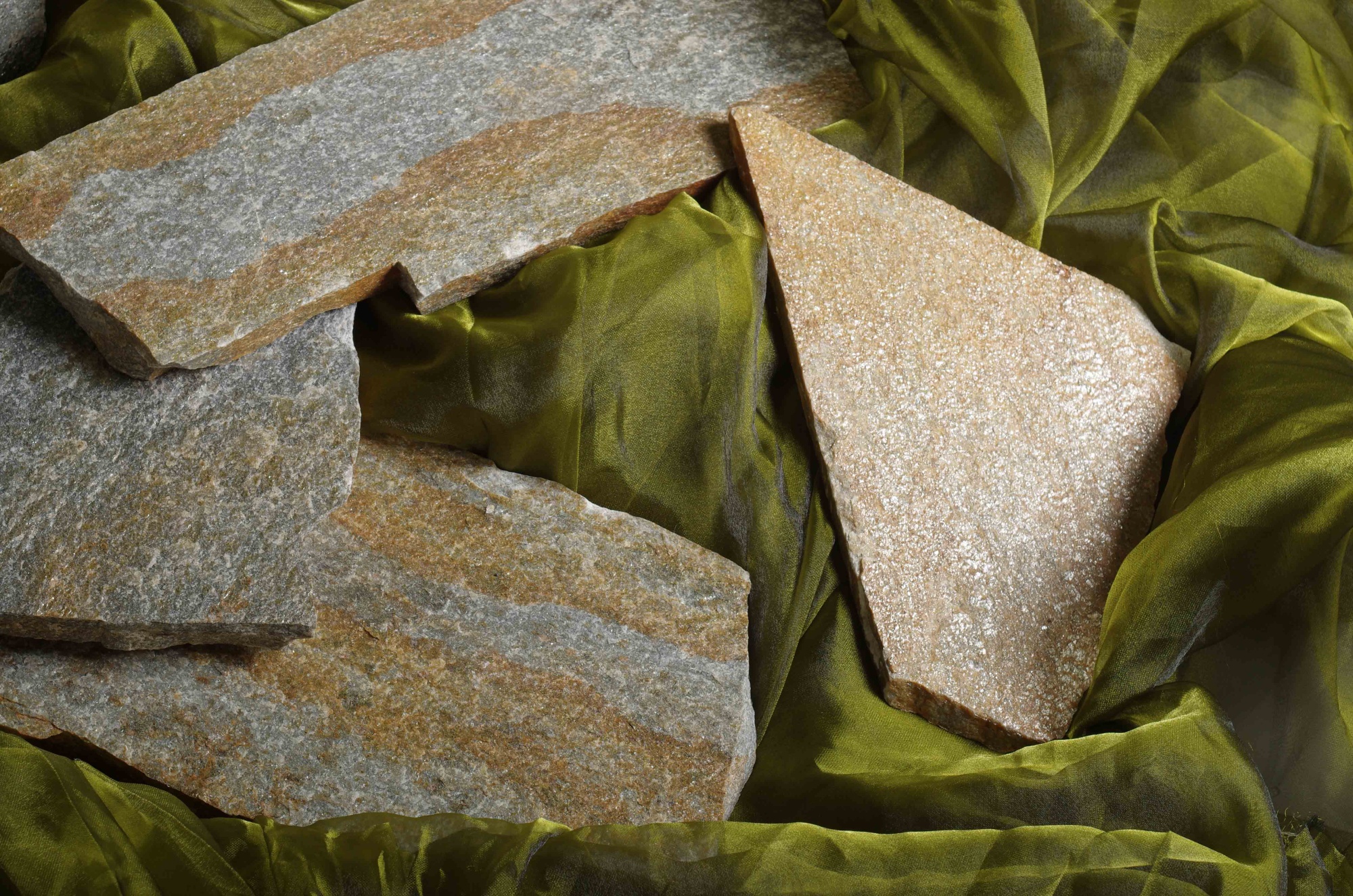 Плитняк златолит Уральский  для фасада купить в Ревде