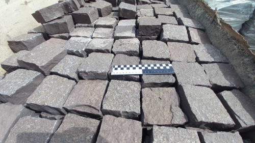 Лемезит колотая брусчатка 10 * 10 см. для парковки купить в Ревде